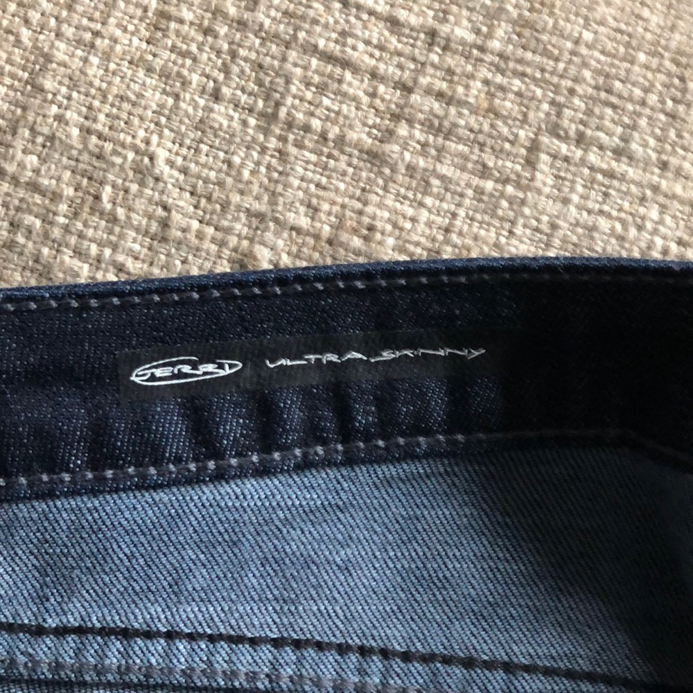 William Rast Jeans - Picture 4 of 5